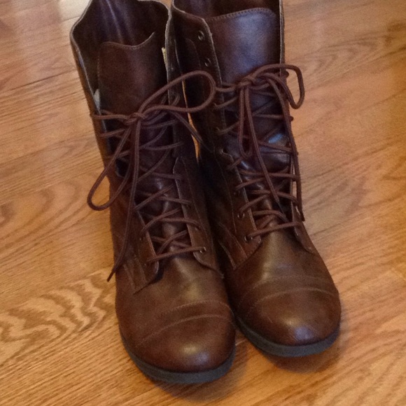 combat boots payless